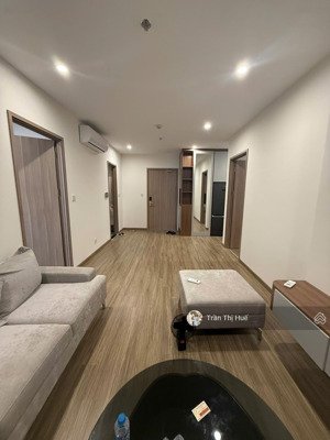 mình cần cho thuê căn 2n2vs loại 63m2 full nội thất cao cấp, mới 100% giá 12tr/tháng miễn tập gym