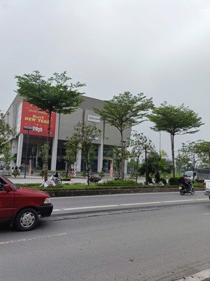 mặt phố lê trọng tấn đường 40m vỉa hè 10m