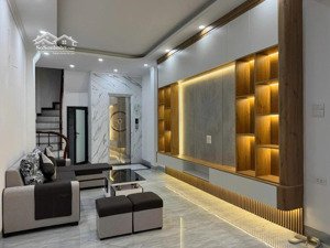 hiếm! hoàng mai - 30,3m2 - 6 tầng thang máy - cách ô tô hơn 50m - full nội thất - nhà đẹp ở ngay