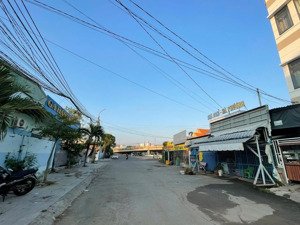 nhà 2 mặt tiền kinh doanh tại thị trấn vạn giã, có dòng tiền thu nhập hàng tháng. giá rẻ