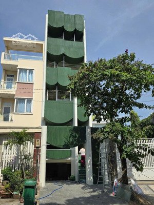 cho thuê tòa nhà văn phòng quốc hương thảo điền, 500m2, nhà mới, hầm rộng, thang máy, pccc đầy đủ