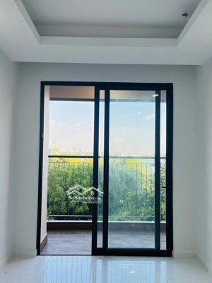 bán căn hộ opal skyline, 2,03 tỷ, 65m2, 2pn, 2wc thuế ai nấy đóng view đẹp mát mẻ