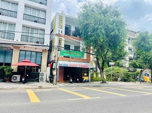 bán mặt tiền phan chu trinh ( dt: 176m2) + 1tr2l + vị trí cách biển 400m2 + giá tốt