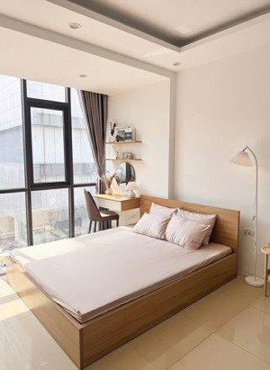 cho thuê gấp phòng đơn 5tr5 - mặt phố rộng thênh thang tại đống đa