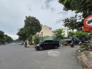 39 tỷ, góc 2 mặt tiền đặng thùy trâm 10m x 20m, 200m2, cần bán gấp trong tháng