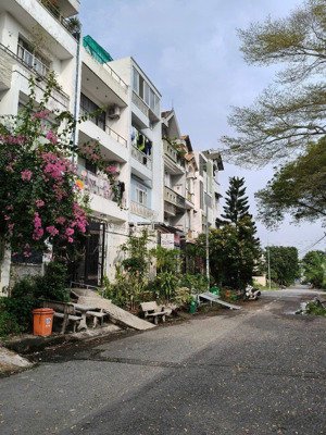 bán nhà 3 tầng dt60m2 ngang 4m nở hậu tài lộc - xe hơi ngủ trong nhà huỳnh tấn phát quận 7