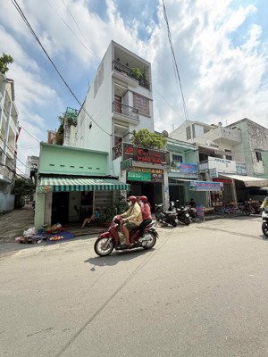 bán nhà trung tâm đường tân sơn nhì, tân phú dt 4m x 15m, trệt + 3 lầu, gồm 5 phòng 4wc chỉ 9.5 tỷ