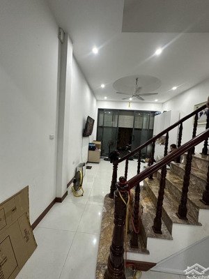 kim giang - thanh liệt, 42m2 4tầng, mặt ngõ thông ô tô, kinh doanh, dân xây còn rất đẹp, 9.99tỷ.