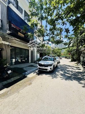 hàng xóm làng việt kiều châu âu 75m2 5 tầng ô tô tránh