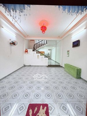 hàng tốt- bán nhà 3 tầng 102m2 mặt tiền đường 5,5m - tt thanh khê - chỉ hơn 6 tỷ.