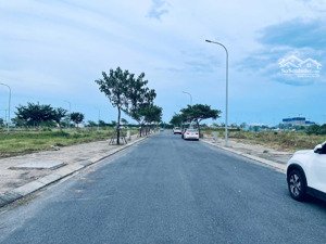 bán lô fpt hai mặt tiền trước sau sát tòa fpt plaza1 và fpt plaza5 phân khu t3