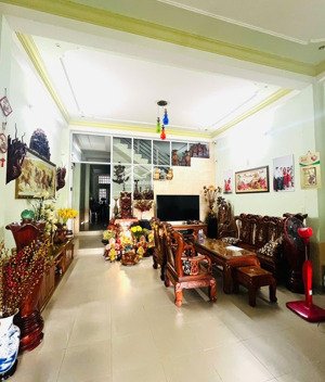 cho thuê nhà nguyên căn mặt tiền đường 10m5 ngô tất tố - hòa cường