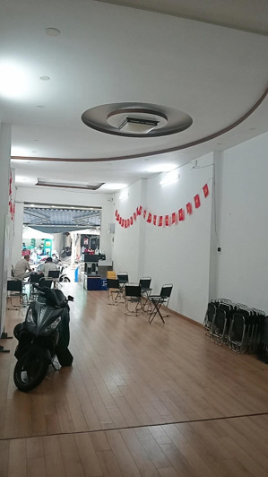 nhà mặt tiền núi thành 3 tầng kiên cố - dt 100m2 dòng tiền 20 triệu/tháng