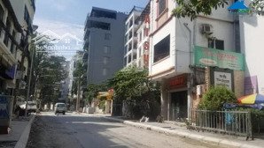 bán nhà mặt ngõ 102 trường chinh dt 48m x5t mt 6.2m, đường trước nhà 8m vỉa hè rộng. lh 