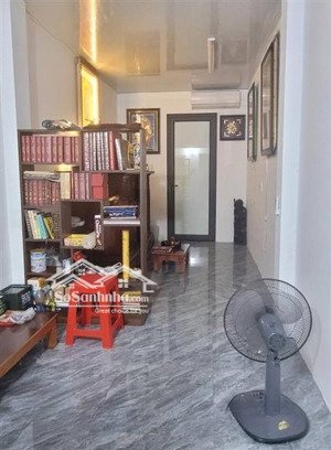 bán.2 bước ra phố - nhà thoáng đẹp - kinh doanh online - vào nhà cảm nhận giá trị