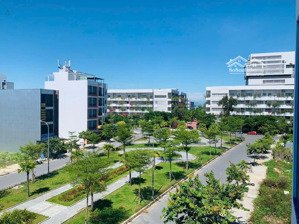 lô góc dể xây căn hộ cho thuê dể kinh doanh đối diện trường tiểu học gần trường đại học fpt