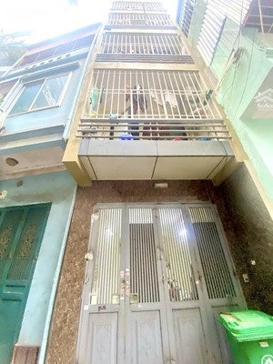 bán ccmn 60m2, 5 tầng, giá 12.6 tỷ tại phố trung kính, cầu giấy. ngõ thoáng sáng, gần ô tô