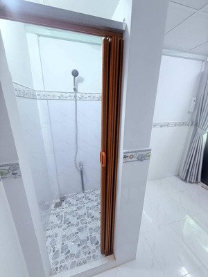 bán gấp dưới giá - nhà 3 tầng lô góc phạm phú thứ q6 - sổ riêng - 2.1 tỷ tl mạnh giảm sâu