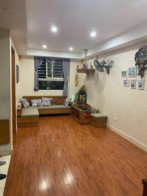 bán ch ecohome 1 , dt 56m2 2pn , tầng trung - view đẹp , căn hiếm , giá tốt hơn 3 tỉ .