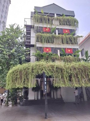 bán biệt thự hoài thanh mỹ đình 2 nam từ liêm hn
+dt 196 m
+5 tầng
+mt 11.25m
+giá 78.5 tỷ