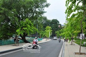 hiếm - bán nhà phố nguyễn đình thi - tây hồ 42m 4 tầng, ngõ ô tô, 50m ra mặt hồ tây. giá 17,x tỷ