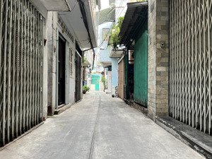 nhà chính chủ 30 năm gần chợ cây gõ, q6, gần hẻm xe hơi, 49m2 chỉ 5,5 tỷ, hẻm thông ra hậu giang