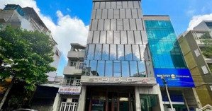 bán nhà mặt phố láng hạ, dt 130m2 x 5 tầng, mặt tiền 8m, lô góc giá 70 tỷ.