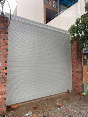 bán nhà sát góc 2 mặt tiền vị trí vàng kinh doanh mọi ngành nghề