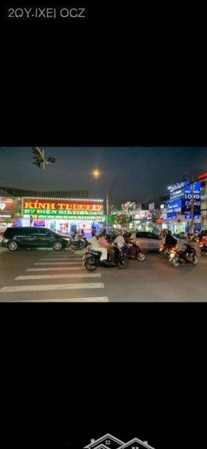 - khu tên lửa an lạc bình tân - 99m2 - 9 x 11 - 3 tấm - hêm ce tải thông - chỉ 8,9 ty-