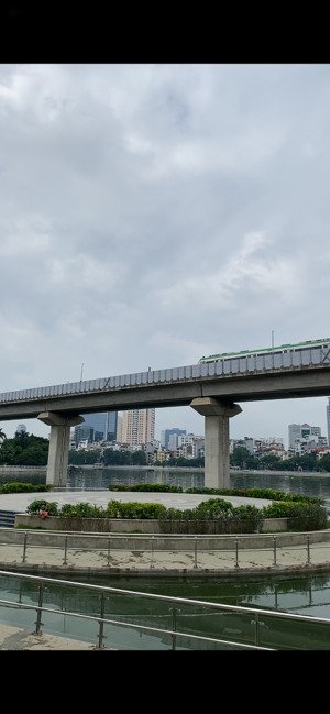 [phân lô]bán nhà hoàng cầu 45m2 ô tô 5 tầng dân xây nhà đẹp ở ngay view vườn hoa, bãi đỗ xe 17 tỷ