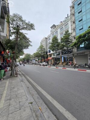 Bán Nhà Phố Tôn Đức Thắng Đống Đa 126m2-3T MT10m 22,7 Tỷ Có Thương Lượng.