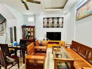 hiếm chỉ 7,6 tỷ nhà 4 tầng 4 ngủ full nội thất mỗ lao hà đông lh ngay 