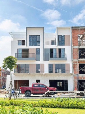 bán nhà phố shophouse đường lê lai, phường hòa phú, tp thủ dầu một, 6x15. giá 8,2 tỷ