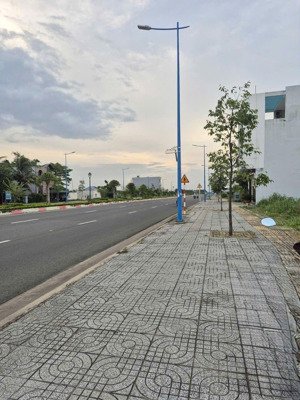 bán lô góc đất mặt tiền đường 3/2, với 6 làn xe kết nối cao tốc lh 