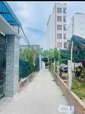 bán dãy trọ 10 phòng thu nhập ổn định 12 tr / tháng hẻm sao biển phường vĩnh hải ngang 5,8m