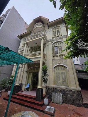 bán biệt thự vàng xuân thủy 222 cầu giấy: lô góc, đầy đủ thổ cư, giá 39.4 tỷ