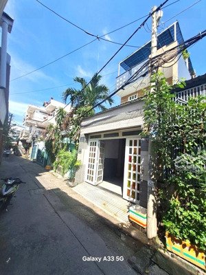 kiếm đâu ra căn thứ 2-hxh thông- sát trường chinh- đông hưng thuận- quận 12-dt 104m2- 3 tầng