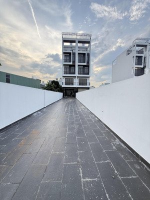 nhà mặt tiền kênh nhựa 12m diện tích khung 148m2 -sát trường học lớn - cách hà huy giáp 150m. vip