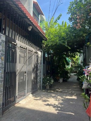 nhà đường 38 mới đẹp 1 trệt 1 lầu 2pn 2vs