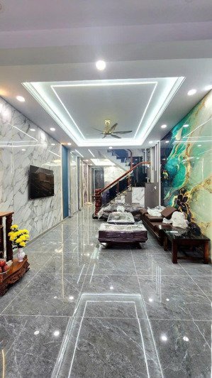 bán nhà lầu trệt. diện tích 80m, gồm có 4 phòng ngủ, sân ô tô 7 chổ giá 4.8 tỷ liên hệ 