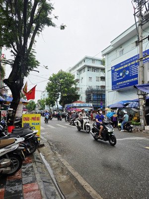 bán nhà mặt đường cát dài, ngay bệnh viện việt tiệp. lh 