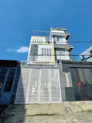 siêu phẩm - 2 tầng - 4x19 - hxh - gần phú mỹ hưng - cạnh quận 7 - nhỉnh 6 tỷ