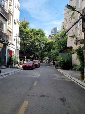 Siêu phẩm phố Láng Hạ 110m2, 10 tầng, lô góc 2 mặt tiền rộng ô tô kinh doanh hiếm Đống Đa