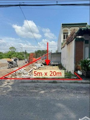 chủ ngộp bank bán đất mt đ.lê lợi, xã tân hiệp, hóc môn. dt 105m2, shr, khu dân cư đông