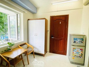 chính chủ cho thuê chdv full nội thất ngay công viên vị tri trung tâm đường lê văn sỹ