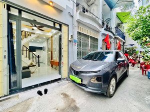 3 tầng- 3 phòng ngủ- hẻm ô tô- cạnh công viên làng hoa- đg lê văn thọ- kèm nội thất