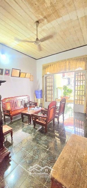 nhà có diện tích lớn, sát bên aeon tp, 93m2, 4x23m, giá chỉ 6.1 tỷ