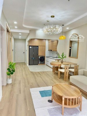 gia đình cần tiền bán gấp căn 2pn; 76m2; có slot ô tô vĩnh viễn tại toà t7 times city giá 10tỷ150tr