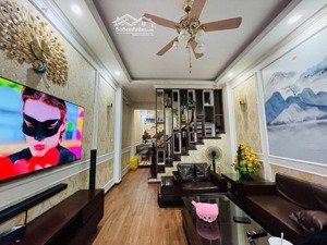 bán nhà đường định công thượng, 55m2 * 6 tầng, ô chờ thang máy; giá 15.5 tỷ