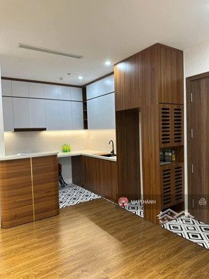 em cần bán căn hộ 2pn - dt 77m nội thất full đồ tại dự án mipec 360 cầu giấy